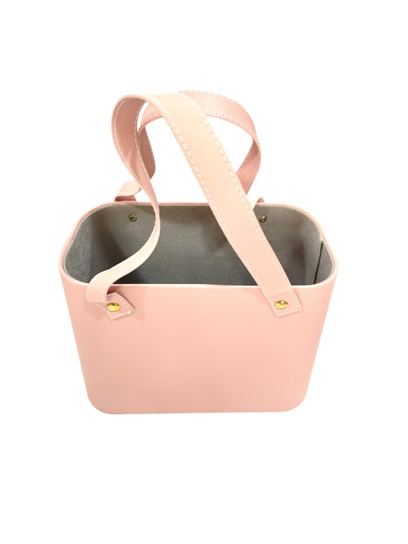 Caja forma cartera en piel rosada con mangas D79-R